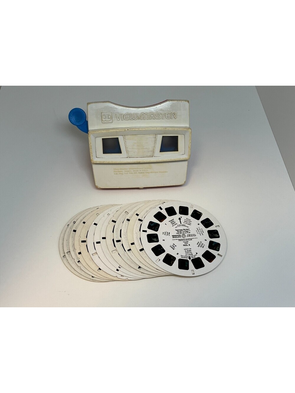 View-Master 3D Vintage White and Red with Slides